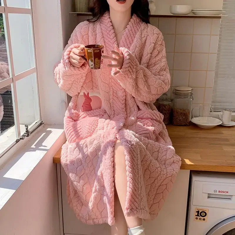 Nightgown Woman's new fall/winter coral velvet and velvet thick warm bathrobe in the long sweet nightgown can be worn outside