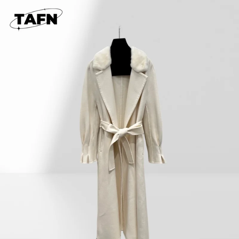 Cappotto autunnale versatile con dettagli bottoni Giacca palangari da donna con vita regolabile Cappotto primaverile solido per donna AJ1502