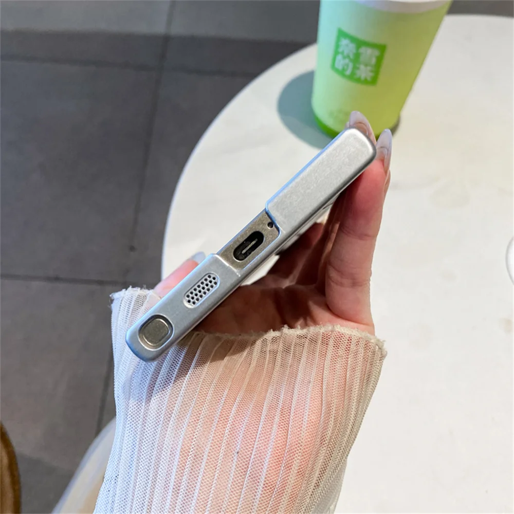 حافظة هاتف مغناطيسية فاخرة لهاتف Magsafe بدون إطار لهاتف سامسونج S25 S24 Ultra S22 S23 Plus غطاء خلفي نحيف بلون معدني بدون حدود