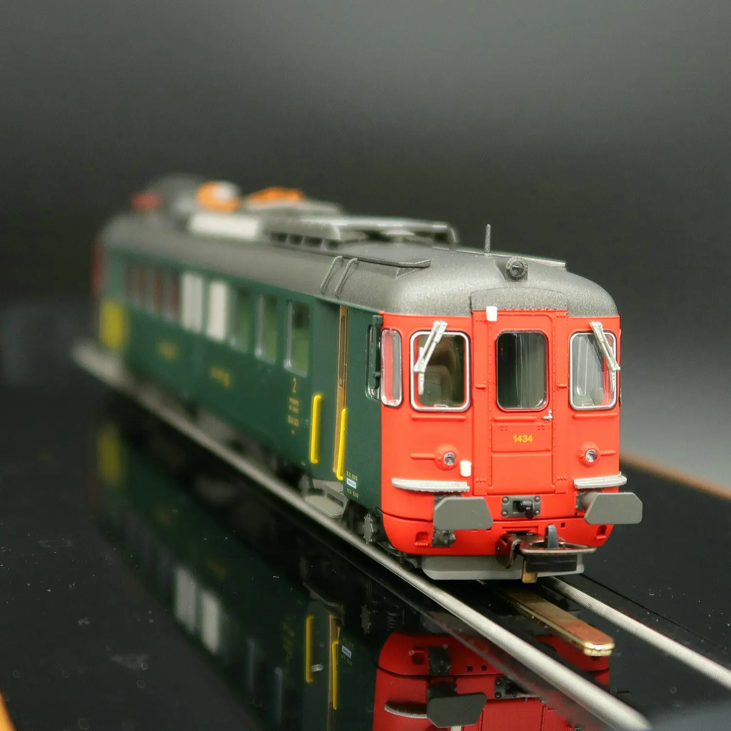 PIKO Train Model HO 1/87 96823 RBe4/4 Intercity Train SBB Swiss Digital Sound Effect (DCC Version) Rail Car Toy