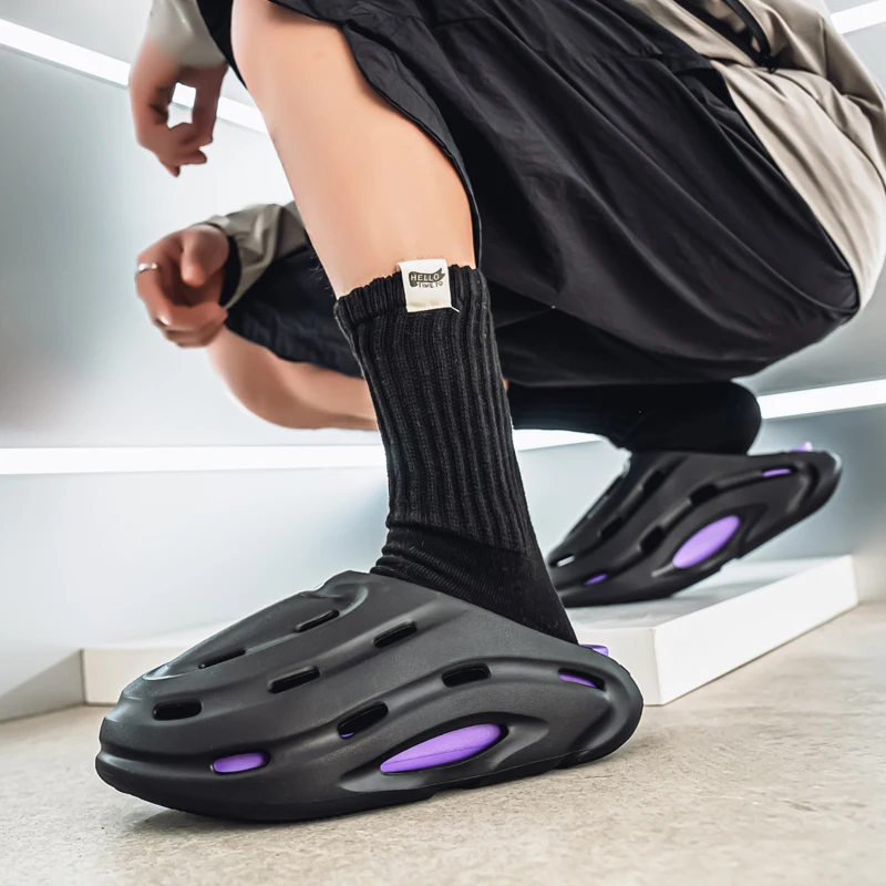 

Yezzy EVA Мужские сандалии Мягкие полые парные садовые туфли Дизайнерские женские тапочки с отверстиями Кроссовки Пляжная обувь для воды Slip on Foam Runner