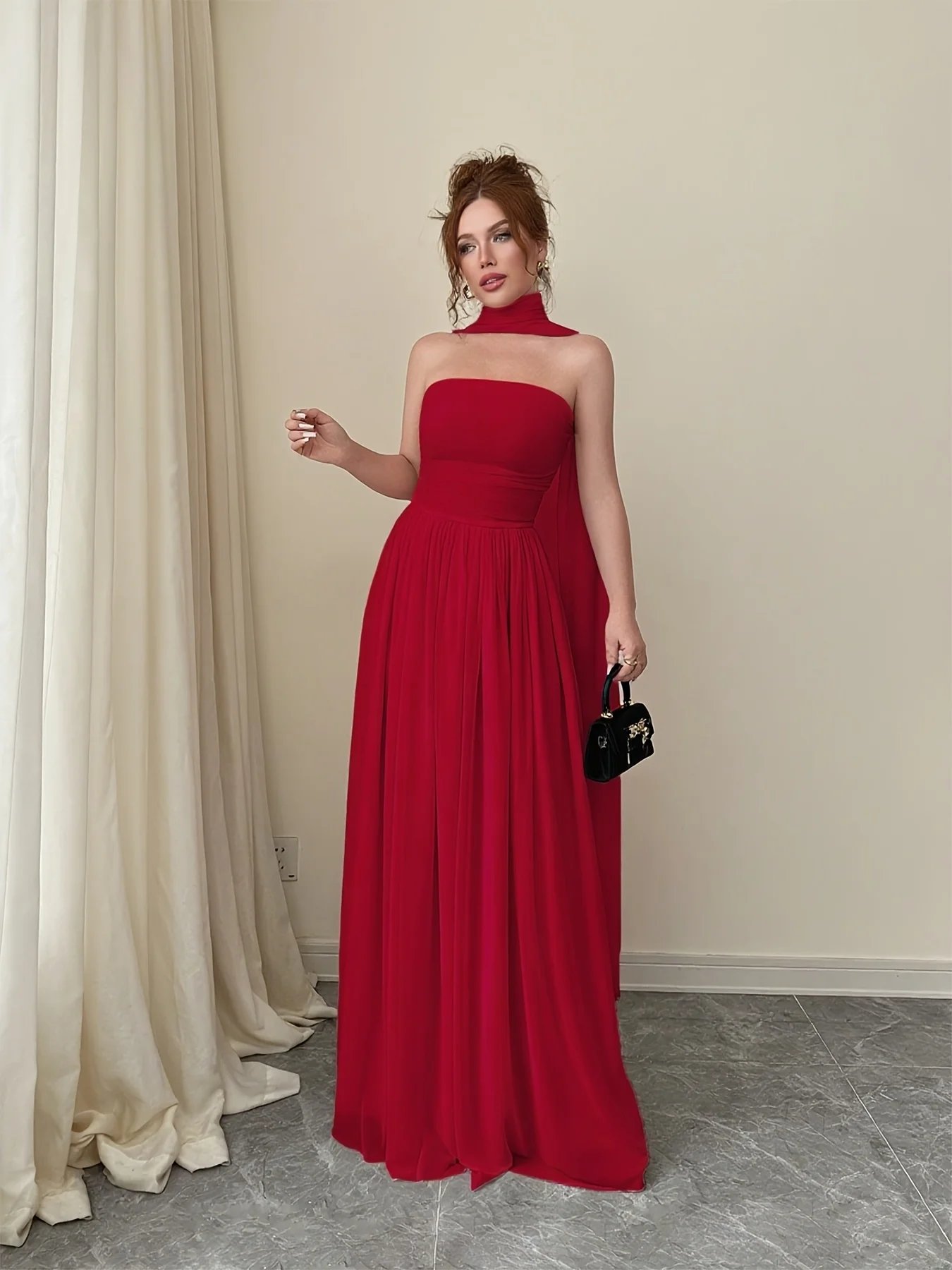 

Elegant Solid Color Sleeveless Long Dress, Casual Woven Fabric with Wrinkled Design, Fitted Style for All Seasons, Includes Scar