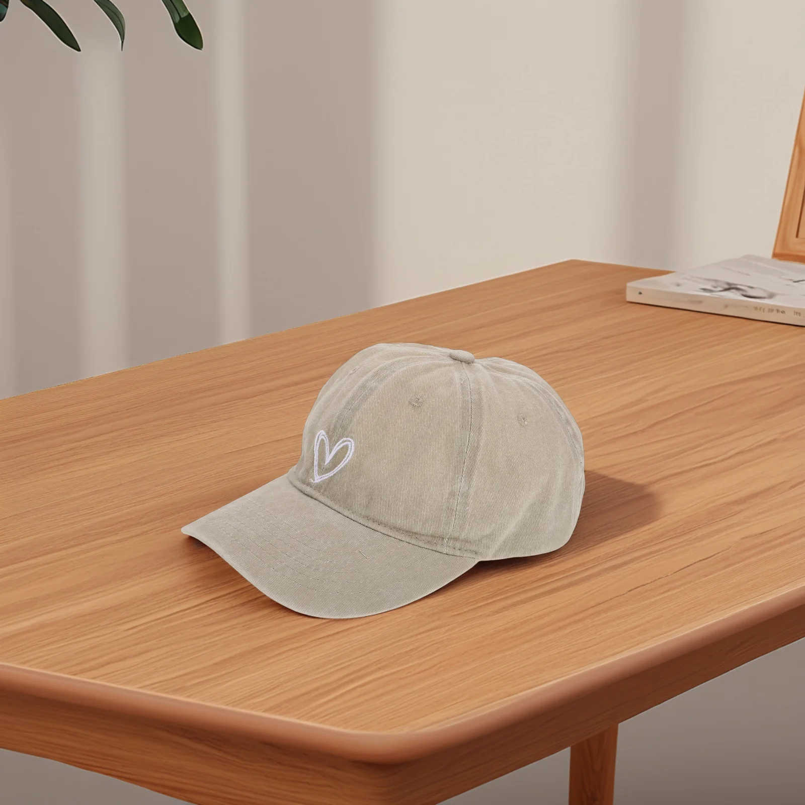 

Cute Heart Design Baseball Cap Women Vintage Washed Cotton Sun Protective Hat Retro Style Outdoor Headgear for Casual Adventures