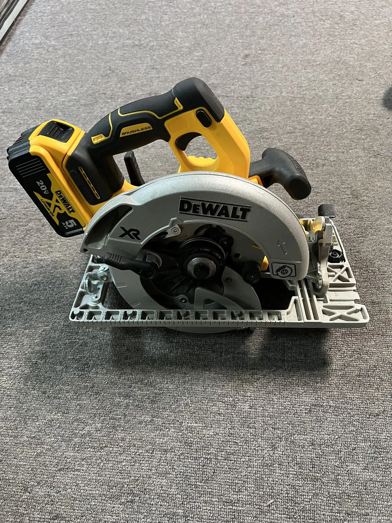 DEWALT DCS572N 18V Rail saw  Cordless Circular Saw Includes 5.0AH batterysecond-hand