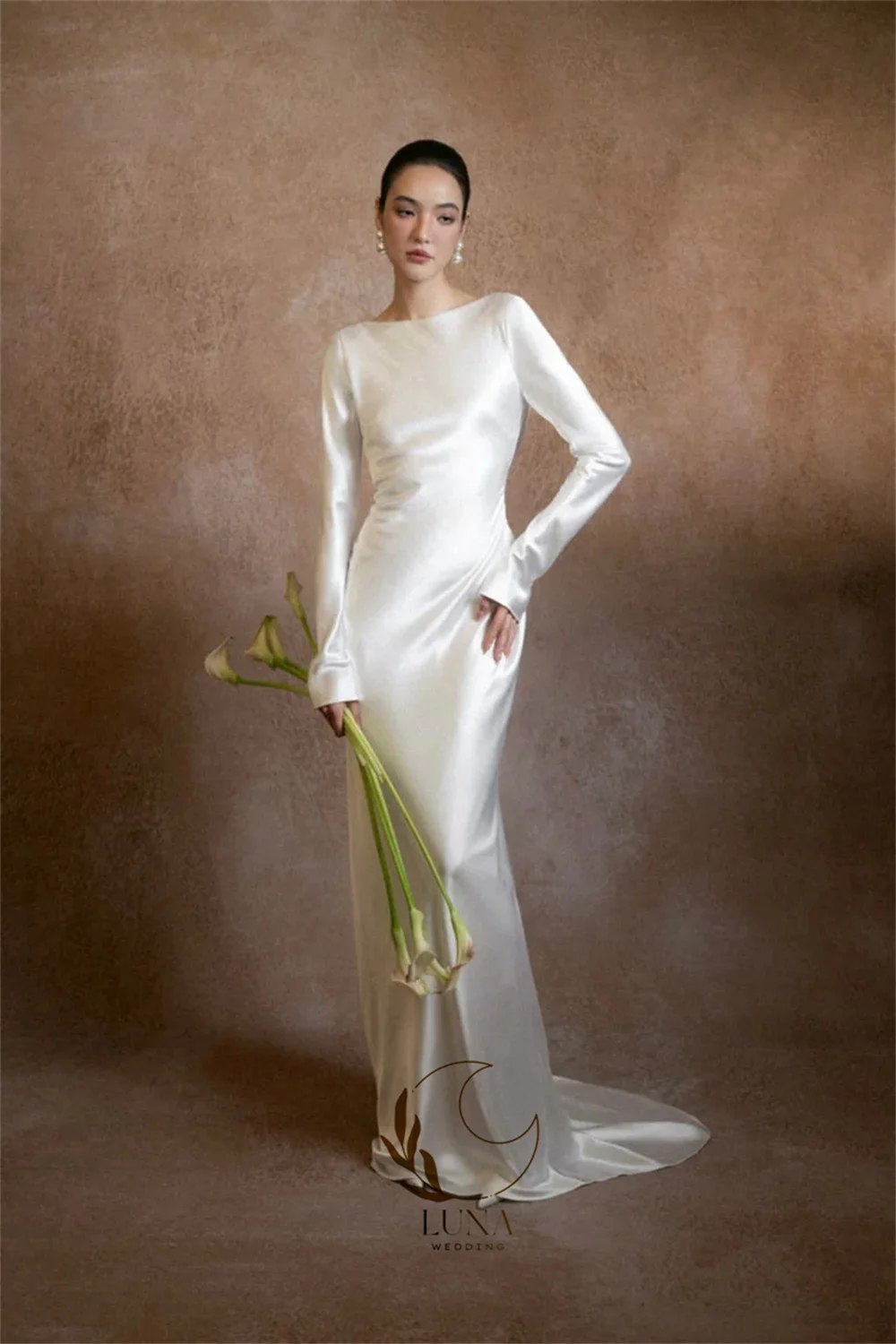 Luna Boat Neck French Wedding Dresses Silk Satin Ivory Long Sleeves Bridal Gown Customized Backless Pretty Long Bride Gowns