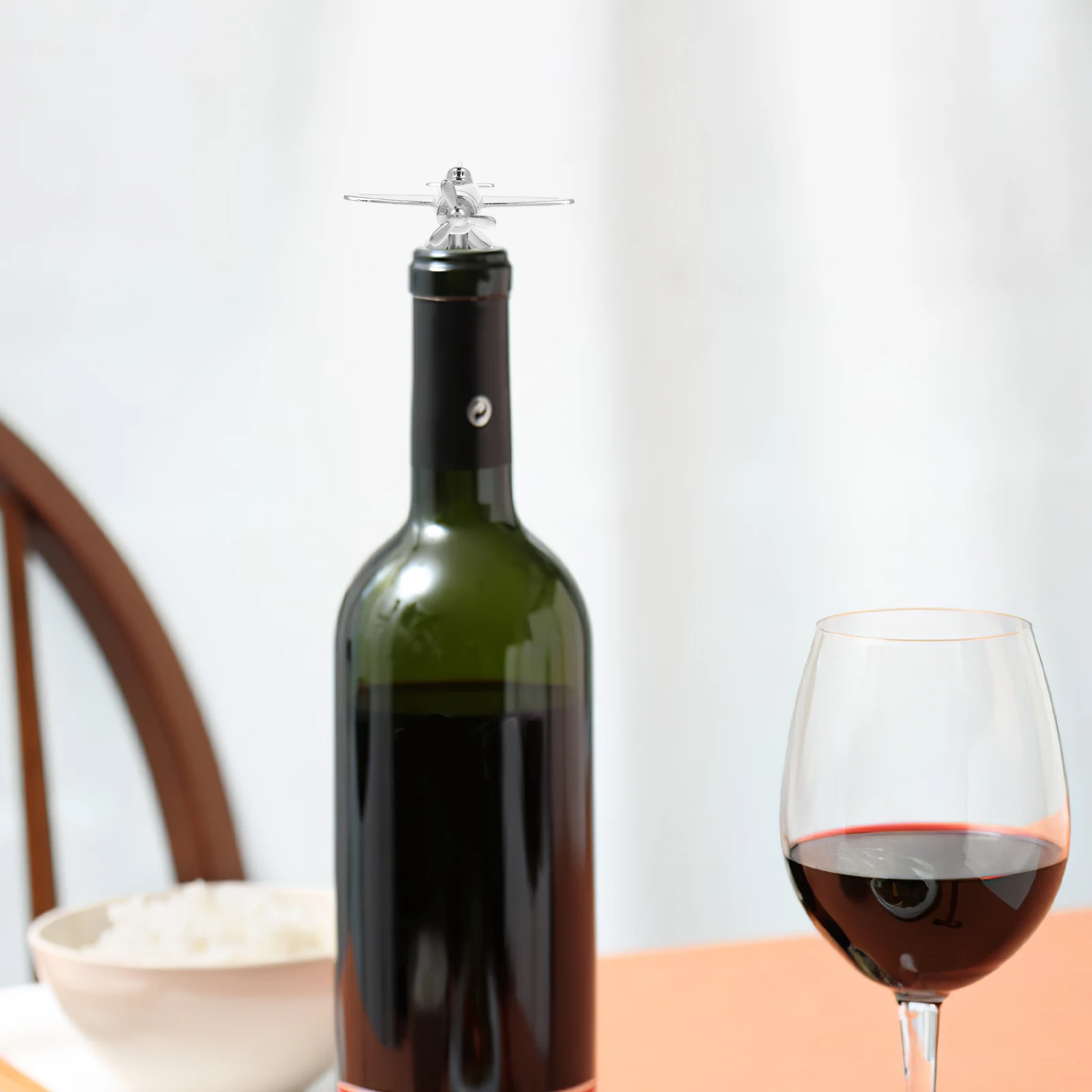 

2pcs Bottle Stoppers Metal Plane Shape Corks Sealing Plugs Easy Clean Decorative Olive Oil Vinegar Bottles
