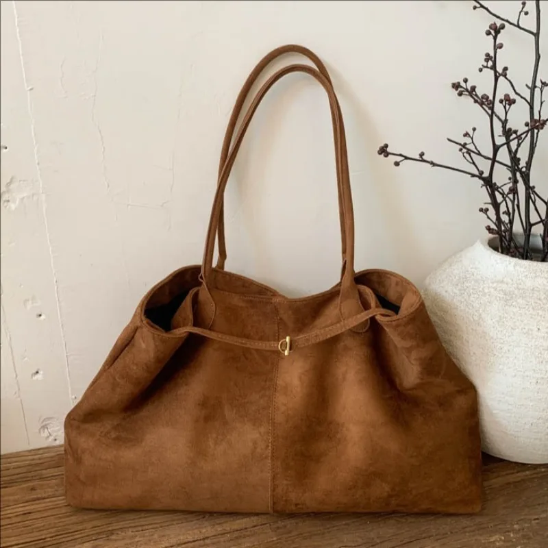 

2025 Fall Winter New Retro Stylish Tote Bag for Women Large Capacity Designer Luxury Bag Fashion Versatile Shoulder Crossbody