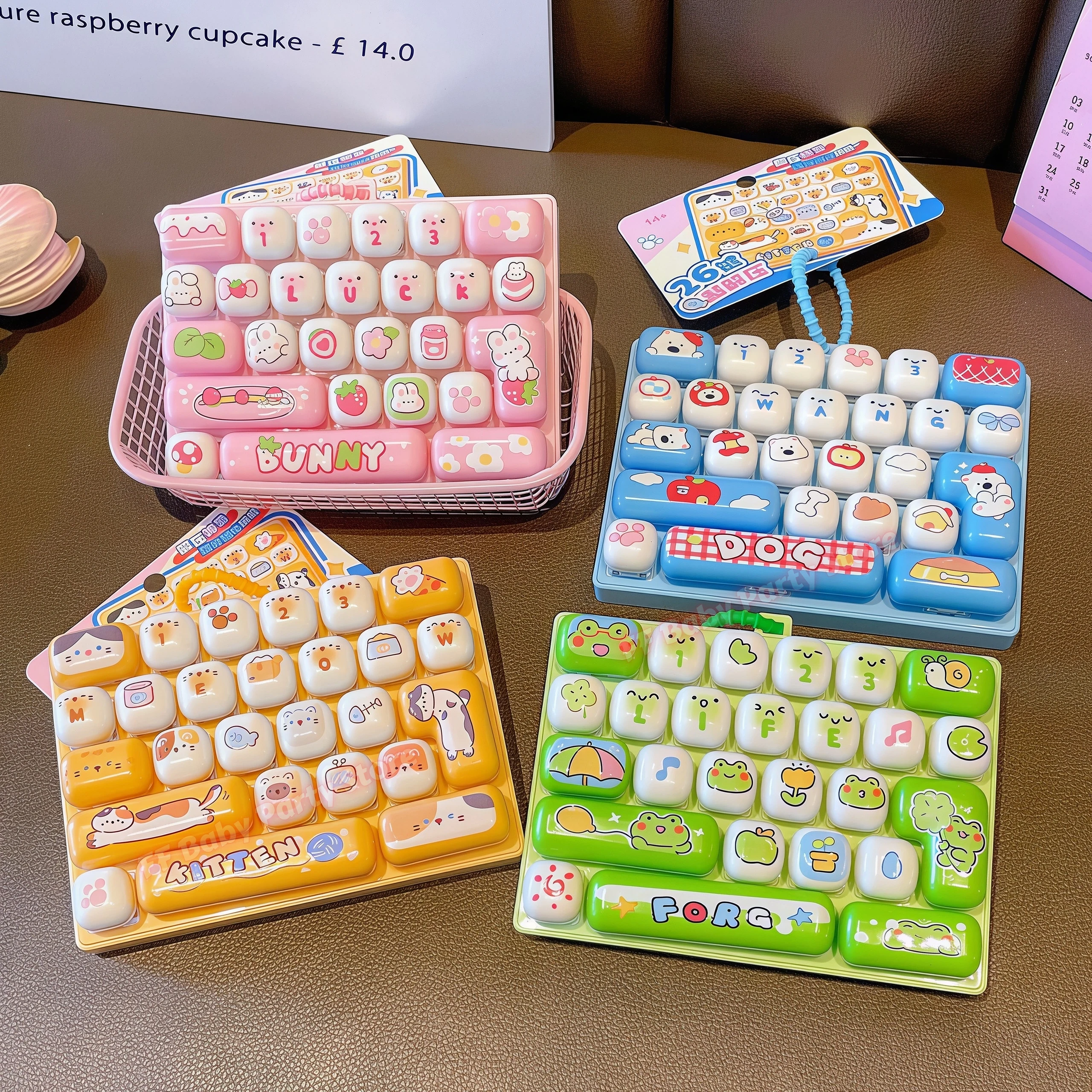 Candy Color Keycap Keychain Cute Cartoon 26-key Aecompression Keyboard toy Keyrings Fidgets Keycap Clicker Bag Pendant 키캡 Gifts