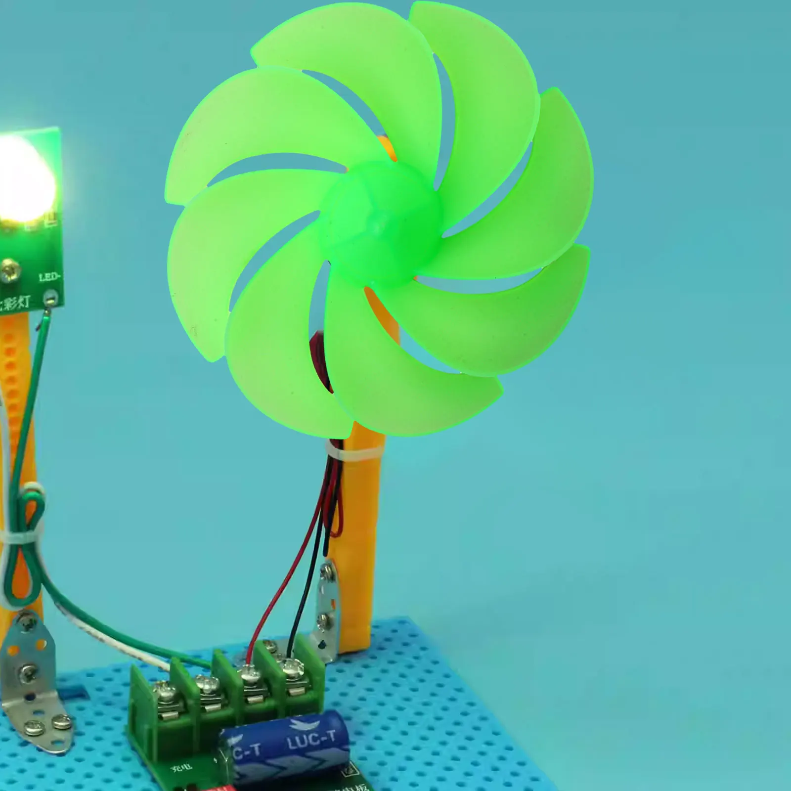 2PCS Fan for blades with 8 Leaves 2mm Bore Compatible Designed for Wind Turbines Suitable for Educational and DIY Uses