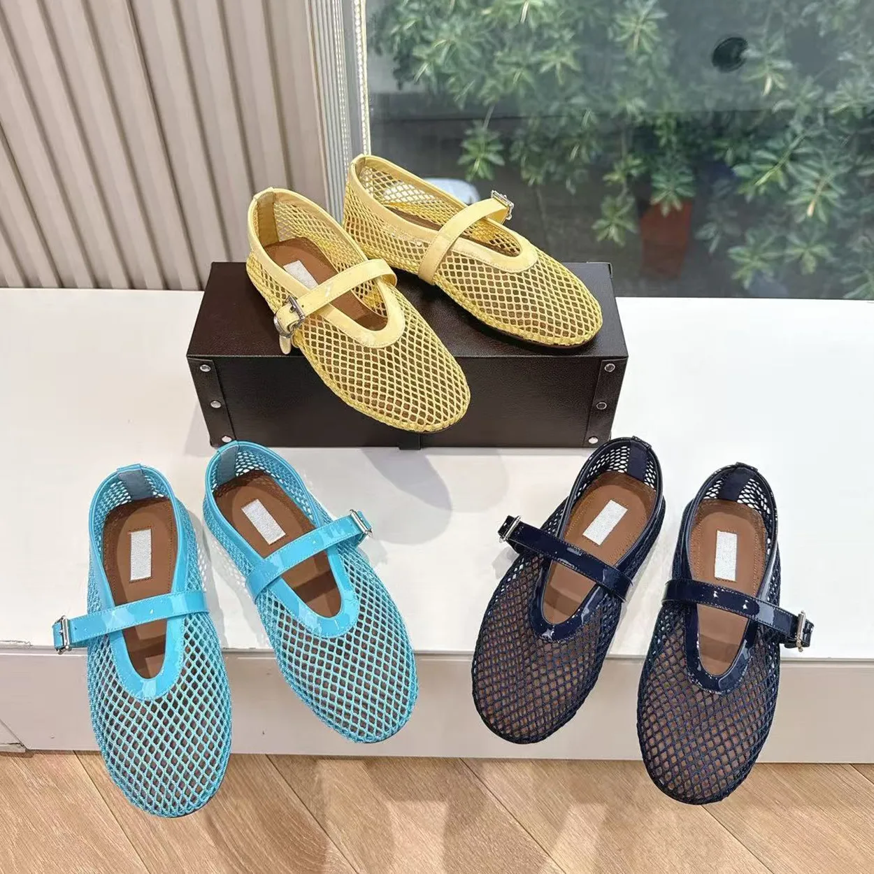 Vintage mesh temperament hollowed out Mary Jane 2026 summer new leather flat shoes ballet shoes trend