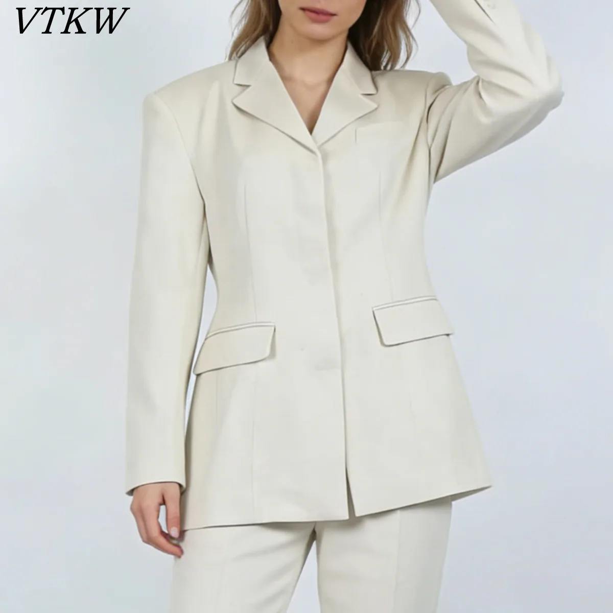 

VTKW 2026 Новинка: Женский бежевый льняной блейзер средней длины с накладными карманами, длинными рукавами, для офиса и повседневной носки, теплая верхняя одежда