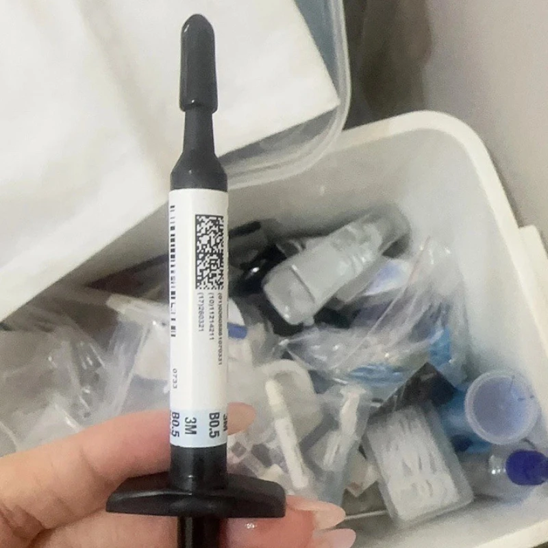 3g/Syringe Dental Materials Resin Veneer Adhesive Paste Light Curing Composite Resin Cement Whitening Veneer WO/TR/B0.5/A1/A3 view 6