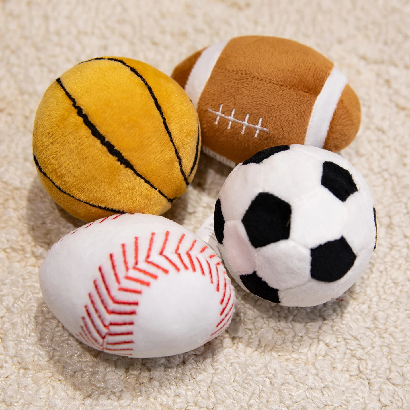 Zachte pluche sportballenbundel 4-pack basketbal voetbal honkbal rugby leuk speelgoed voor kinderkamer decor en spelen