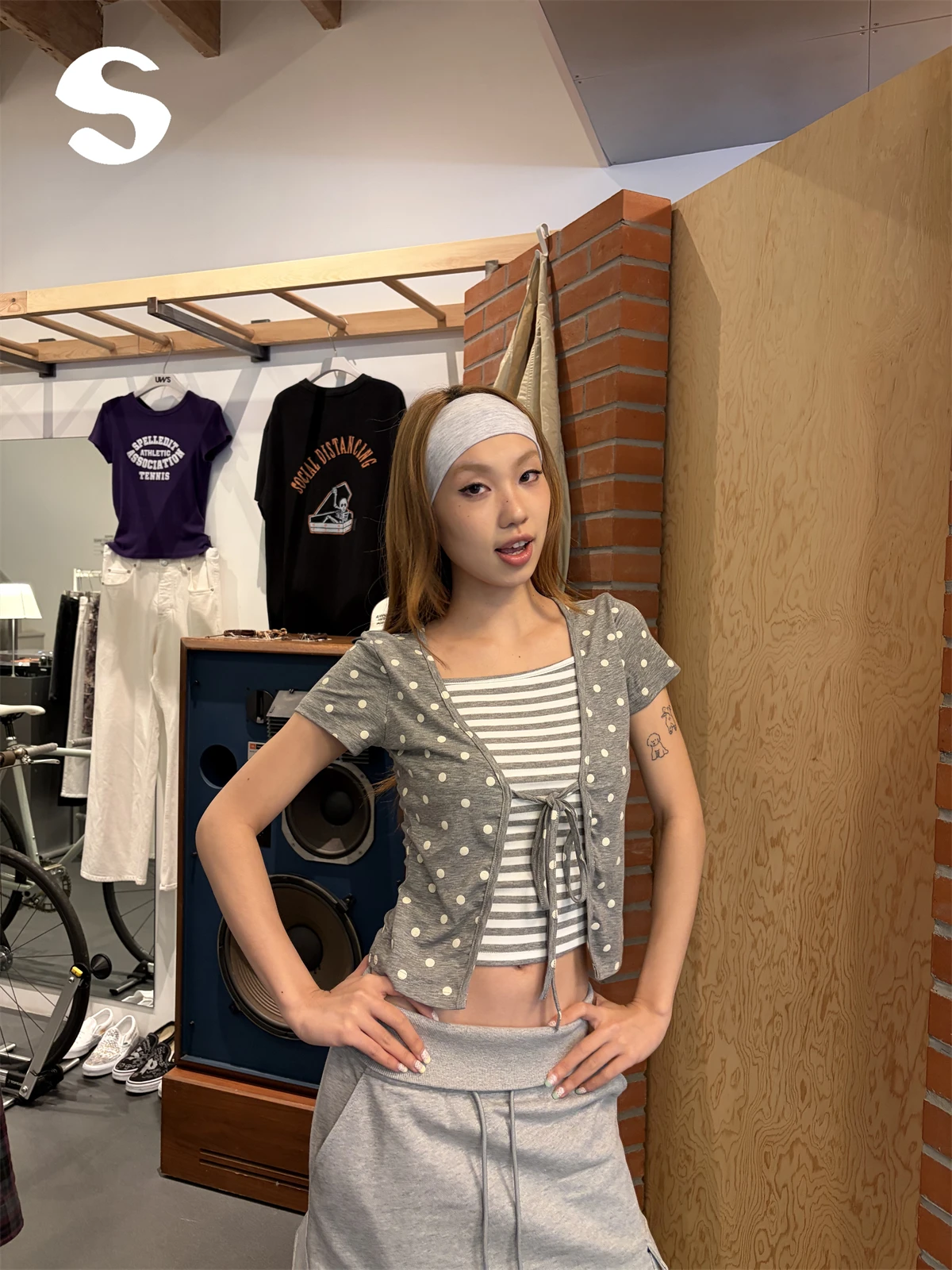 Sleep at 11 Korean Style V-Neck Short Sleeve T-Shirt Checkered Polka Dot Patchwork Fake Two-Piece Grey Summer Top for Women