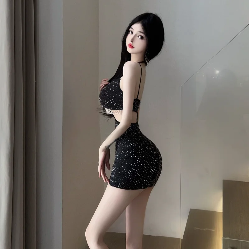 섹시한 핫걸 반짝이는 로우넥 홀터넥 힙허깅 여성 순수 욕망 타이트핏 홀로우 태슬 디자인 홀터넥 스커트