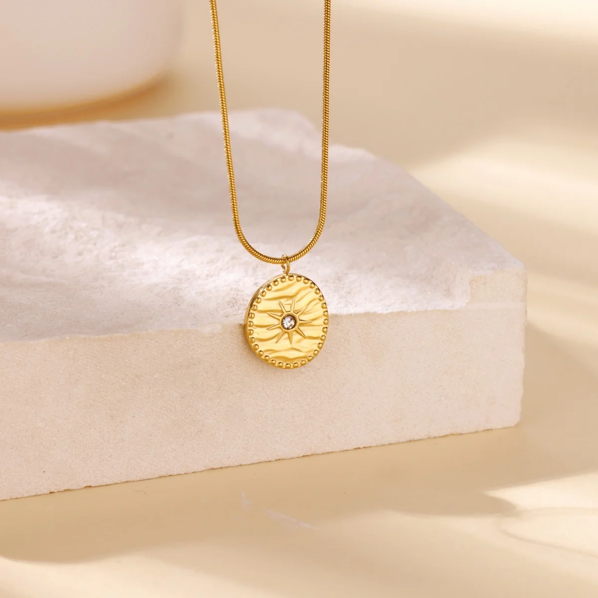 

Geometric Round Pendant Necklace for Women Gold Color Sun Zircon Necklaces Trendy Aesthetic Stainless Steel Jewelry
