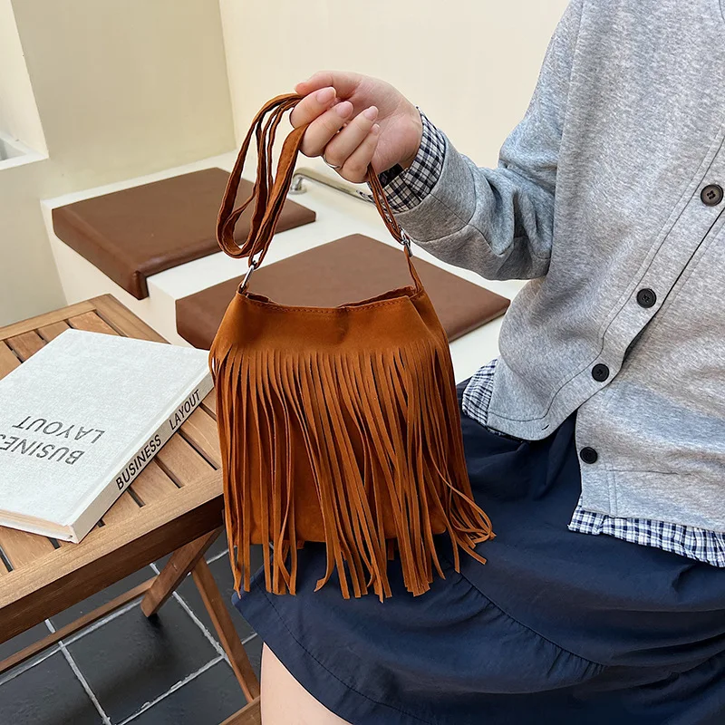 

Boho Style Tassel Crossbody Bag Vintage Suede Shoulder Bag Casual Fringe Messenger Bag For Women