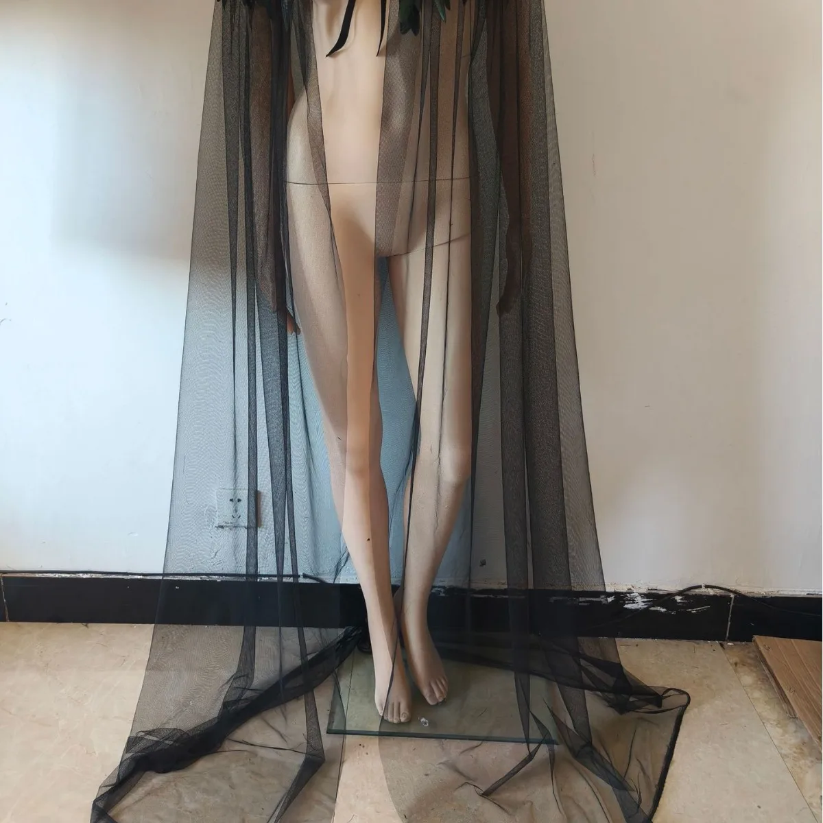 Black Evil Queen Witch Cloak Steampunk Feather Collar Light Gauze Cape Halloween Cosplay Dance Performance Prop Length 180cm