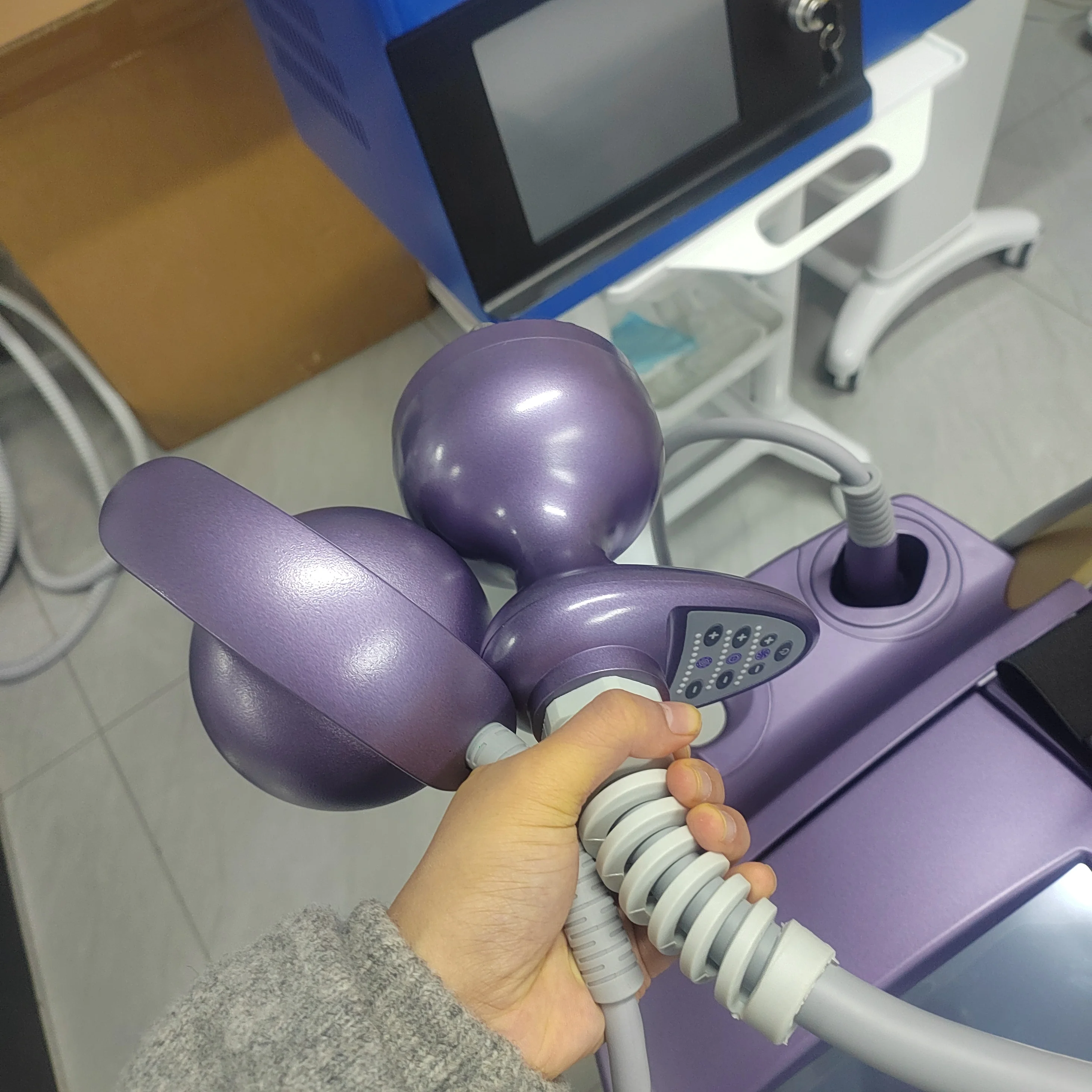 

Venus Legacy Cellulite Treatment Machine Vacuum Slimming Cellulite Removal Vacuum Legacy Skin Lifting SPA Device