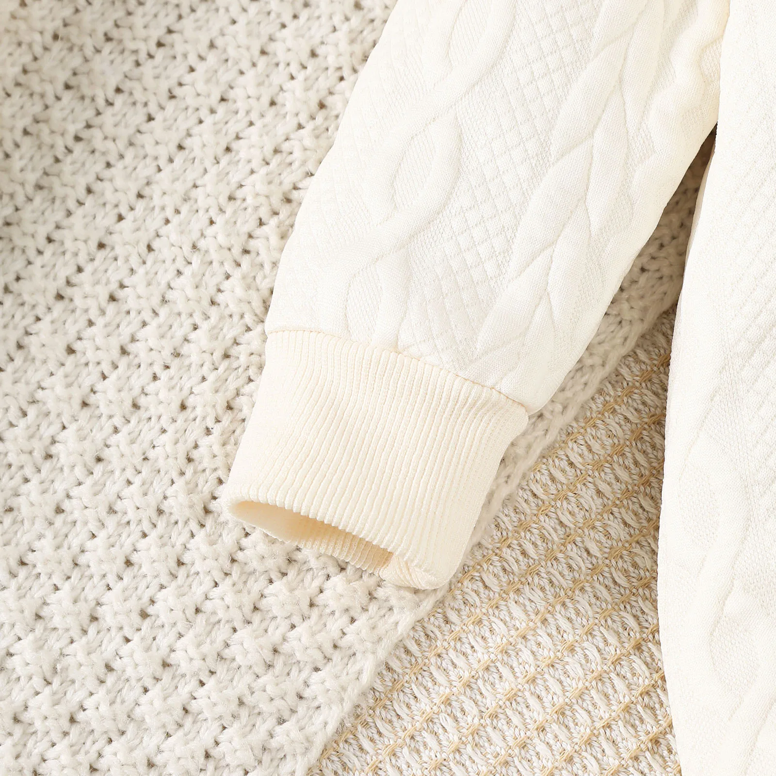 Neugeborenen-Baby-Jungen-Kapuzen-Body, einfarbiger, gedrehter Jumpsuit, geeignet für Jungen von 0-18 Monaten, Frühlings- und Herbst-Krabbelkleidung – Detail 4
