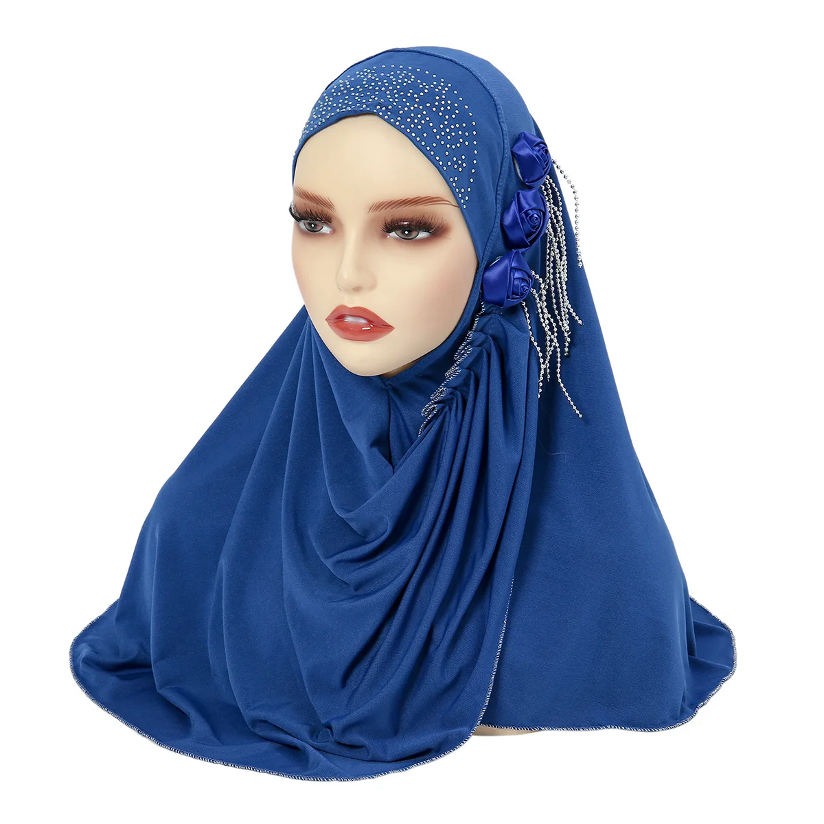 A new Baotou turban for Muslims with three little flowers on the side and Ms Tzitzit with her head covered in a big hat