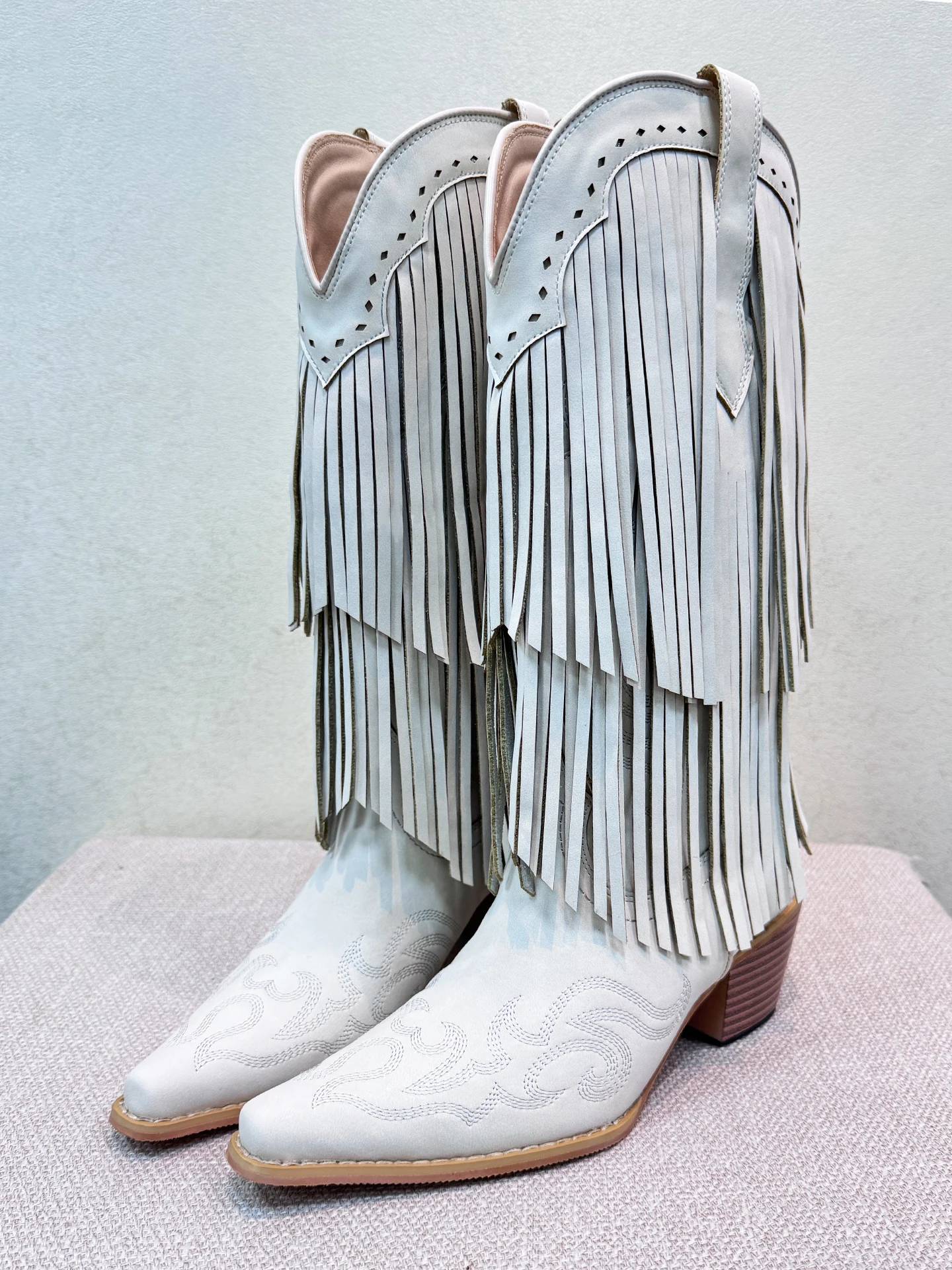 2026 New Women's Western Boot High Tube Large Size Fashion Long Boot Pointed Toe Fringe Embroidered Genuine Leather Thick Heel