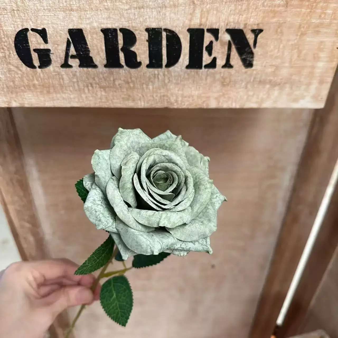 10/20 Stück Kunstblumen, Seidenrosen mit weißem, gewelltem Rand, Gartendekoration, künstliche Blumen, künstlicher Cappuccino-Rosenzweig, Kunstblume – Detail 12