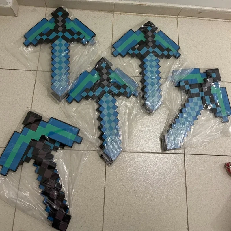 Espada de espuma Minecraft de 30~45cm, azul, morado, gris, hacha, pala MC, pico de diamante, espada amarilla, juguete EVA My World para actividades al aire libre y cosplay