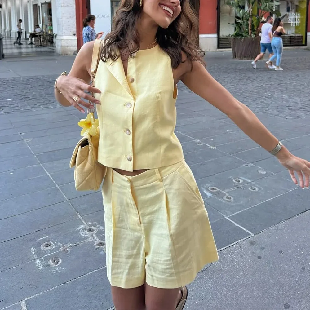 KONDALA Casual Chic Butter Yellow Women Suit Solid O-Neck Button Sleeveless Top Zipper Straight Shorts Fashion 2025 Summer Sets