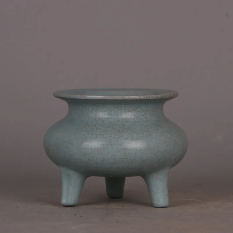 Song Dynasty Style Ru Ware Sky Blue Glaze Crackle Tripod Incense Burner Antique Replica Porcelain Home Decor Collection