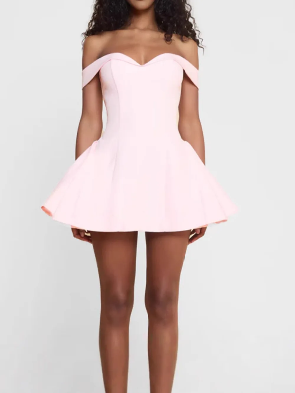 فستان حفلات قصير مذهل 2026 وردي بكتف واحد بدون أكمام بلون سادة يتميز بخصر أنيق