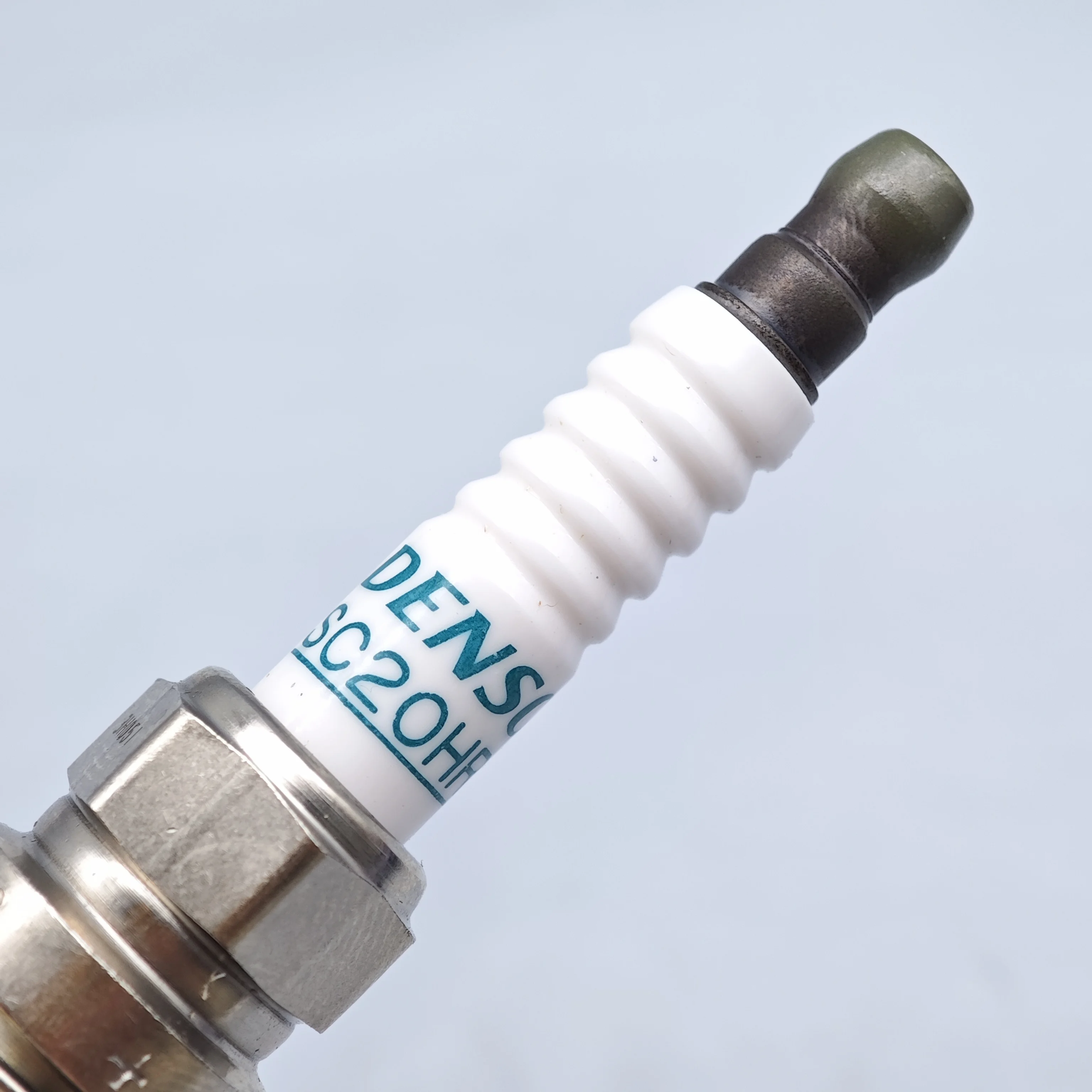 Original DENSO Iridium Spark Plug SC20HR11 3444 OEM 90919-01253 90919-T1009 90919-W1006 - Image 6