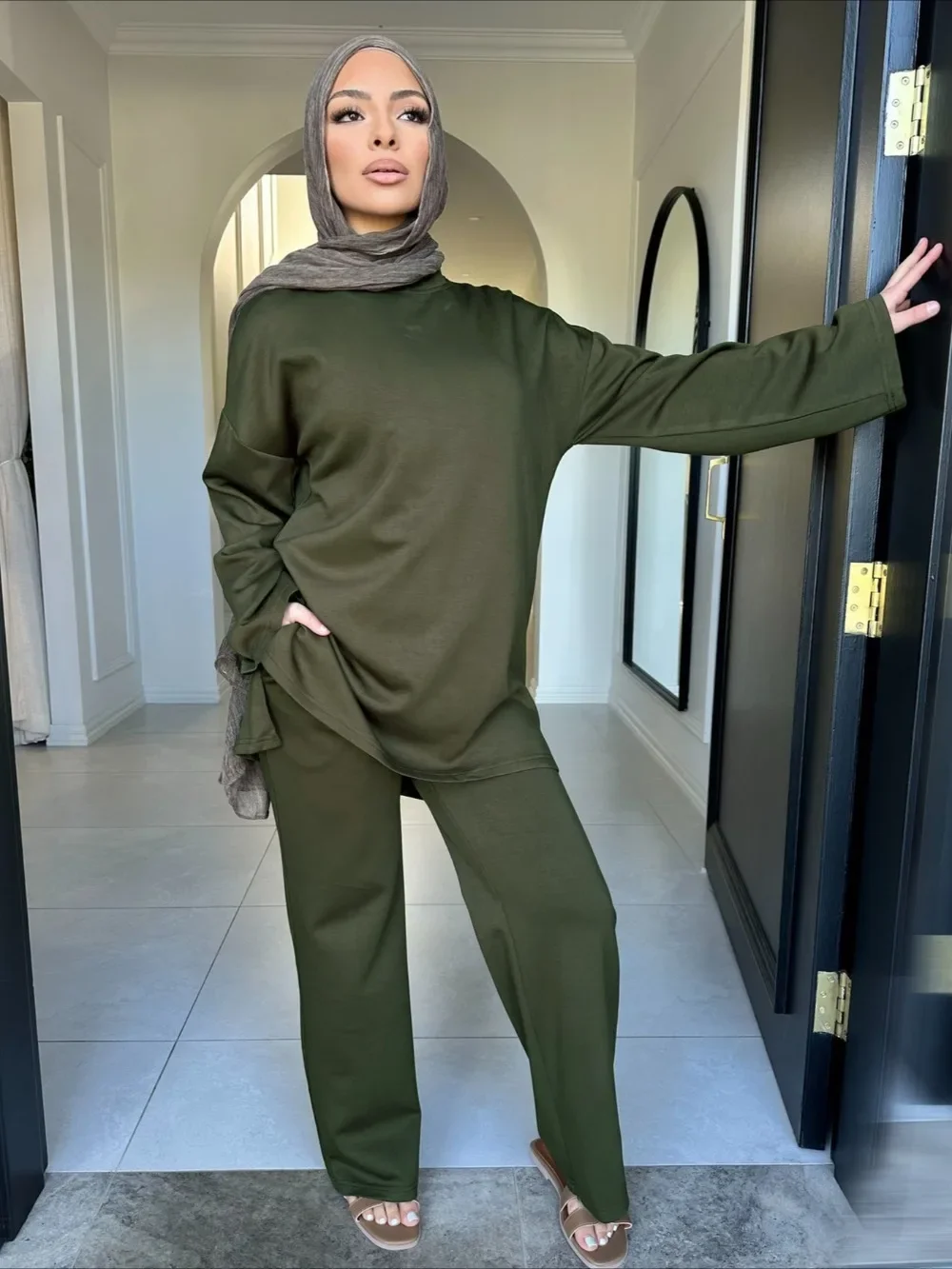 طقم مكون من قطعتين بلوزة نسائية بلايز بنطال ذو قصة أرجل واسعة بدلة المغرب دبي ملابس عيد رمضان مسلم خريف 2025 مجموعة نسائية مسلمان