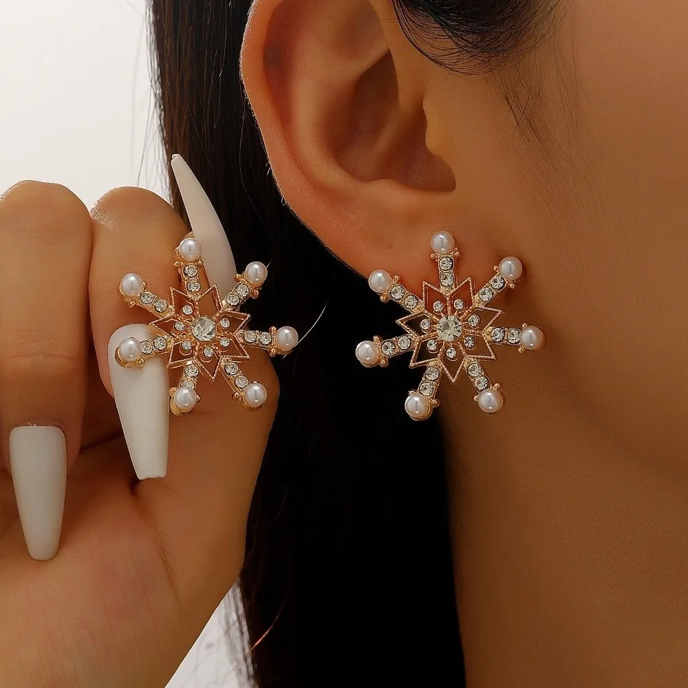 Elegant Luxury Snowflake Earrings Crystal Sparking Christmas Earrings Design Zircon Earrings Jewelry Accessories