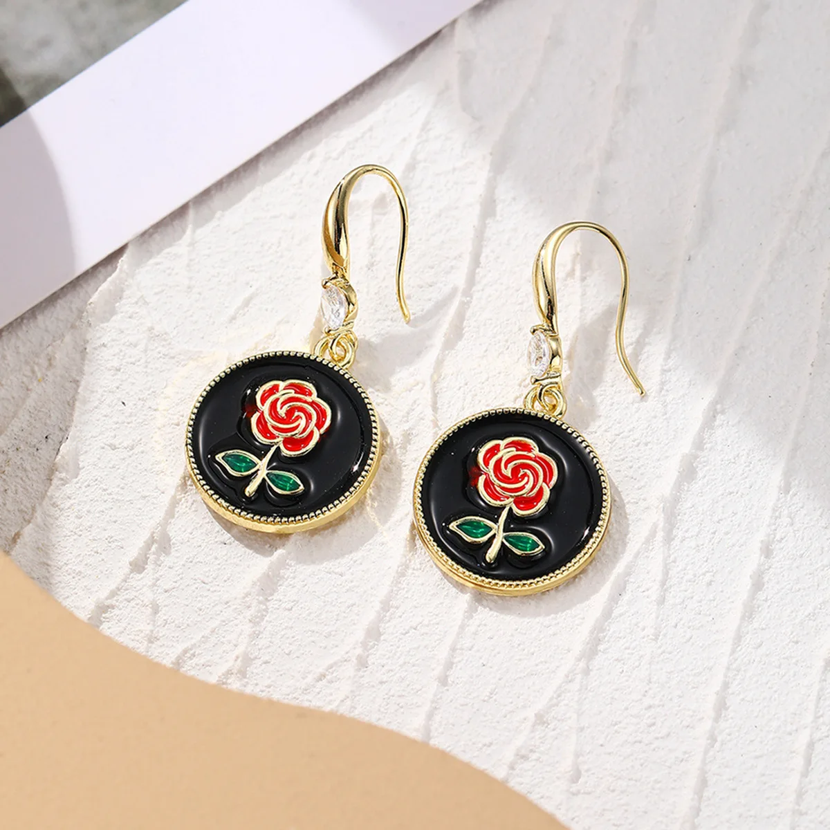 New Vintage Style Black and White Flower Earrings Zircon Inlaid Elegant Jewelry Hook Earrings