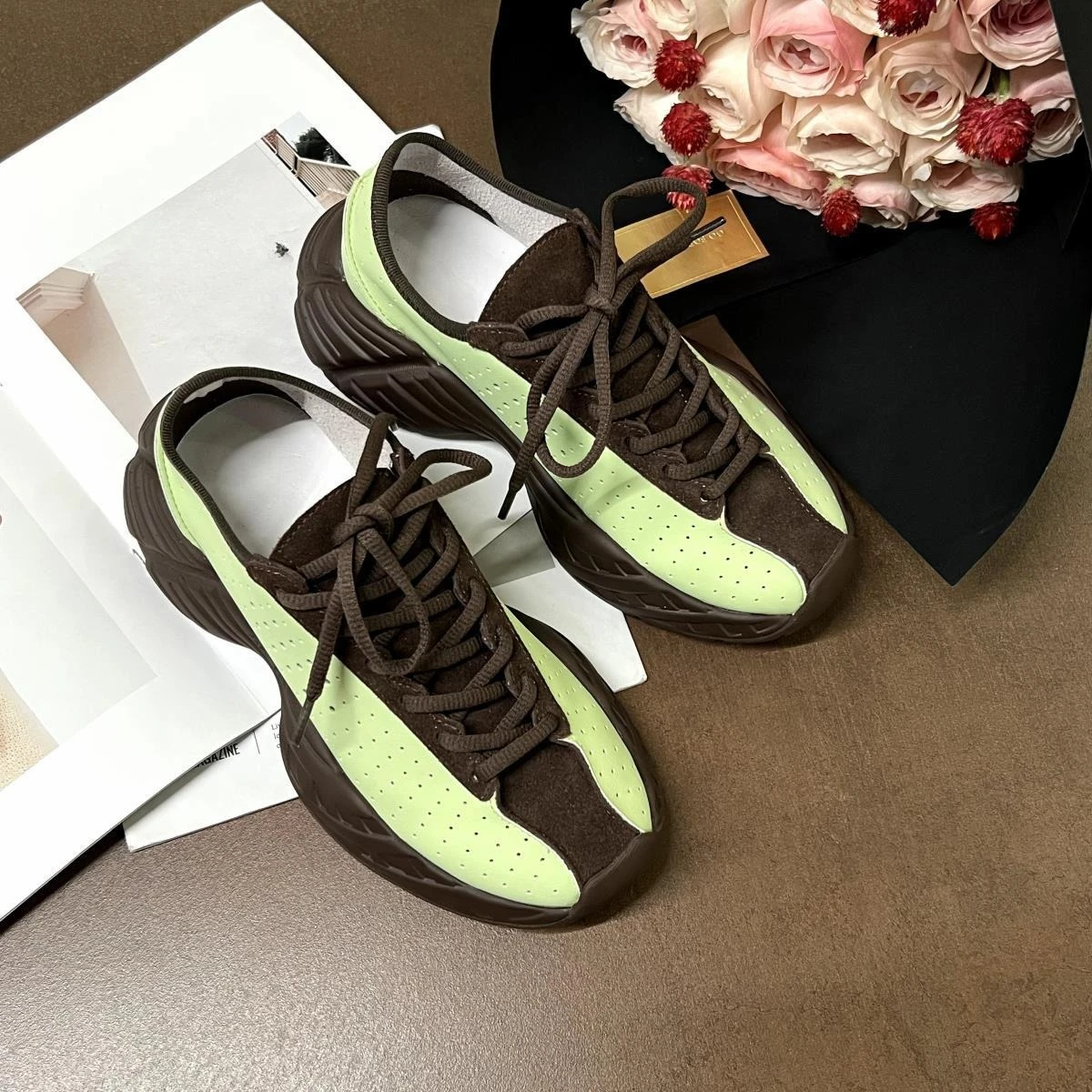 

Минималистичная спортивная универсальная модная повседневная обувь в тон, дышащая обувь для фитнеса на толстой подошве, увеличивающая рост для папы