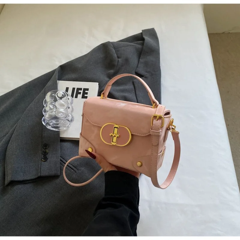

Fashionable Simple Stylish Mini Clutch Bag With Logo For Women Leisure Casual Trendy Everyday Use