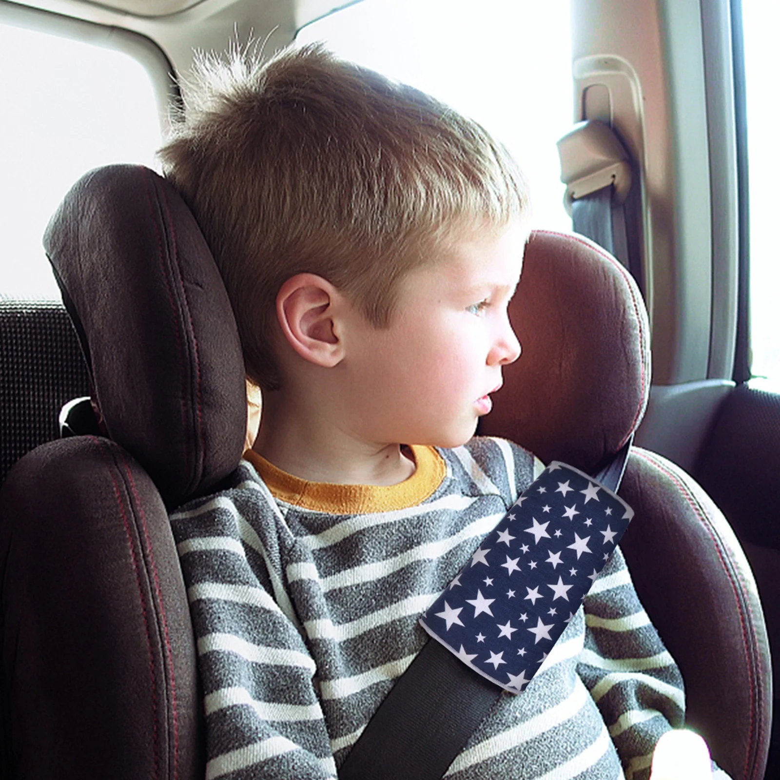 ชุดสายรัดนิรภัยสำหรับเด็ก 2 ชุด ดีไซน์สร้างสรรค์หลากสีสัน แผ่นรองไหล่สำหรับรถยนต์ สายรัดป้องกัน อุปกรณ์เสริมในรถยนต์ แผ่นรองกันกระแทก