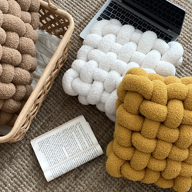 cuscino-decorativo-quadrato-in-lana-d'agnello-morbido-e-confortevole-per-divano-finestra-a-bovindo-arredo-casa-elemento-d'arredo-essenziale