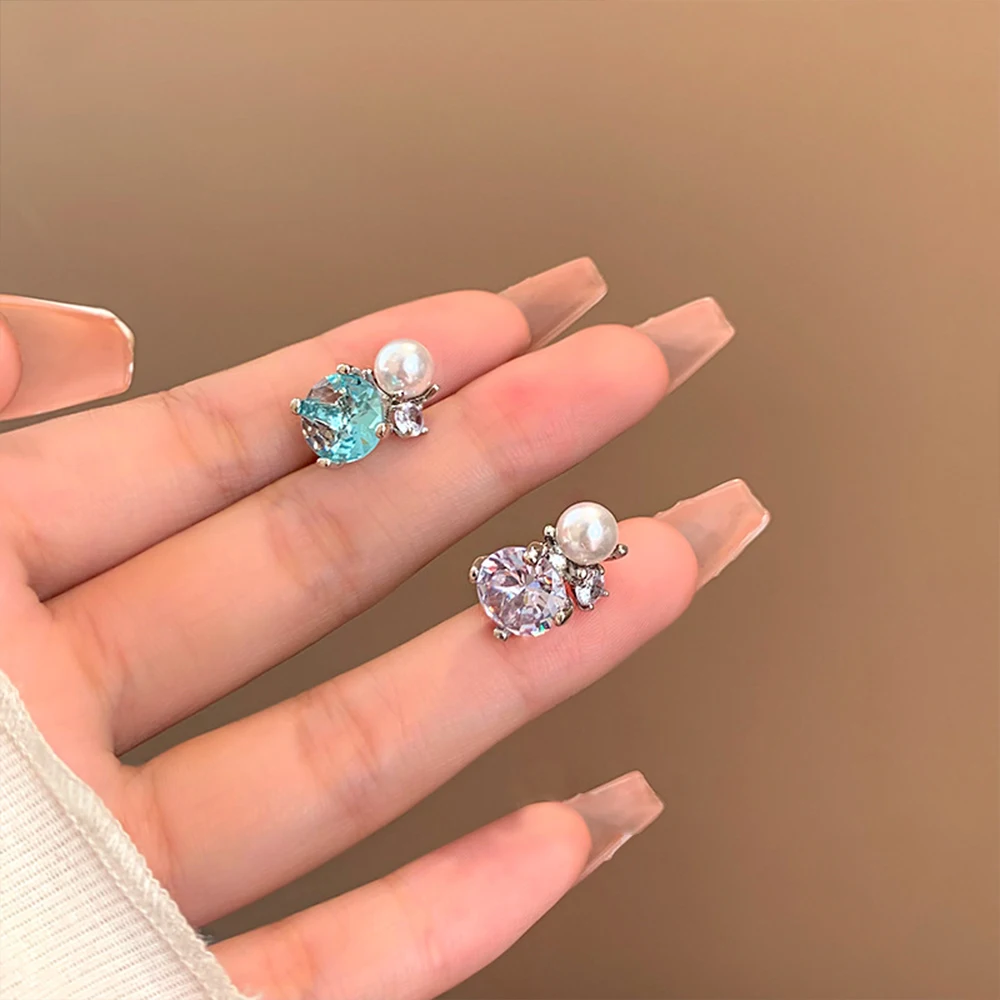 

1pcs Zircon Earrings Inlaid Artificial Pearls No Holes Light Luxury Jewelry Fashion Ear Bone Clip Party Focus Wedding Accessorie