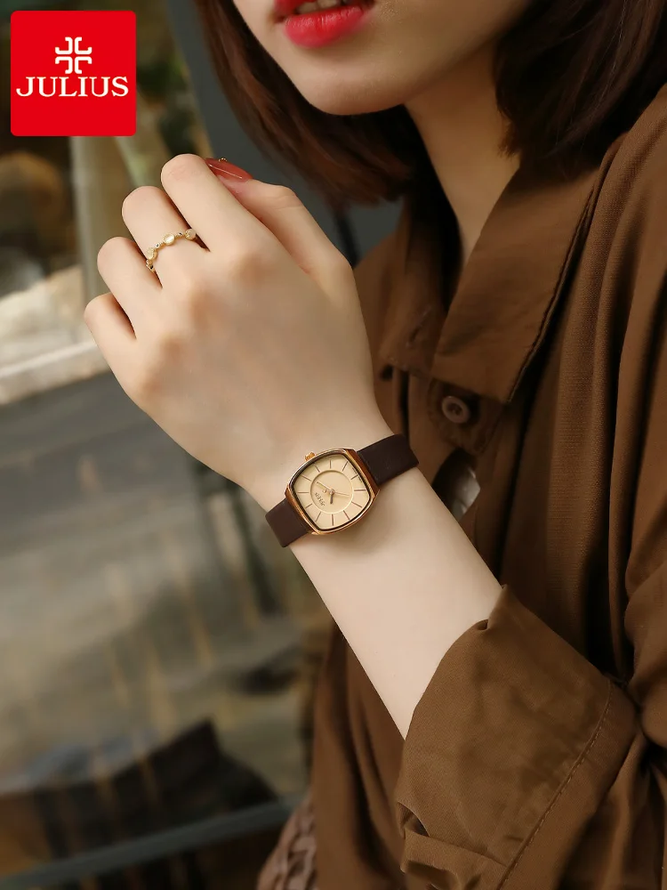 

High-end selected watches, women's watches, Korean style, elegant and simple, small square watch for summer 2026.