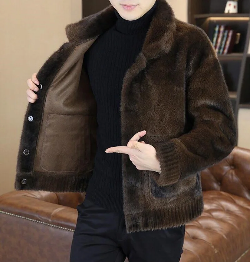 เสื้อโค้ทขนเฟอร์เทียมแฟชั่นฤดูหนาวปี 2025 สำหรับผู้ชาย สไตล์เกาหลี ทรงเข้ารูป สั้น เสื้อคลุมผู้ชาย ขนเทียม อุ่น