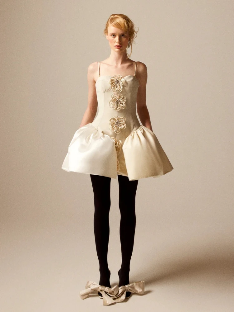 Sexy bretelles Spaghetti 3D fleur robe de bal femmes noir blanc sans manches Patchwork Mini robes Cocktail soirée Club robe de soirée