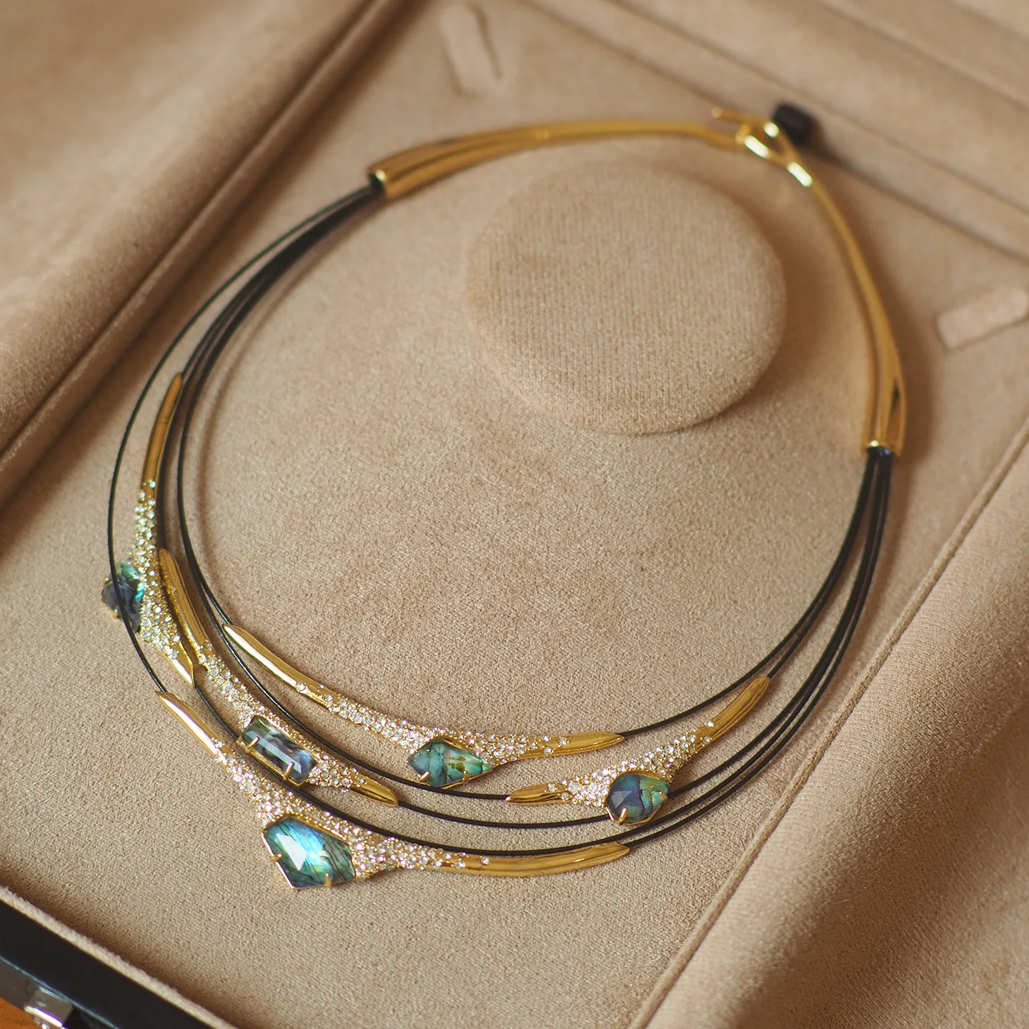 Vintage Zircon Jewelry Set for Women 2026 European And American High-End Light Luxury Earrings And Necklace Combo