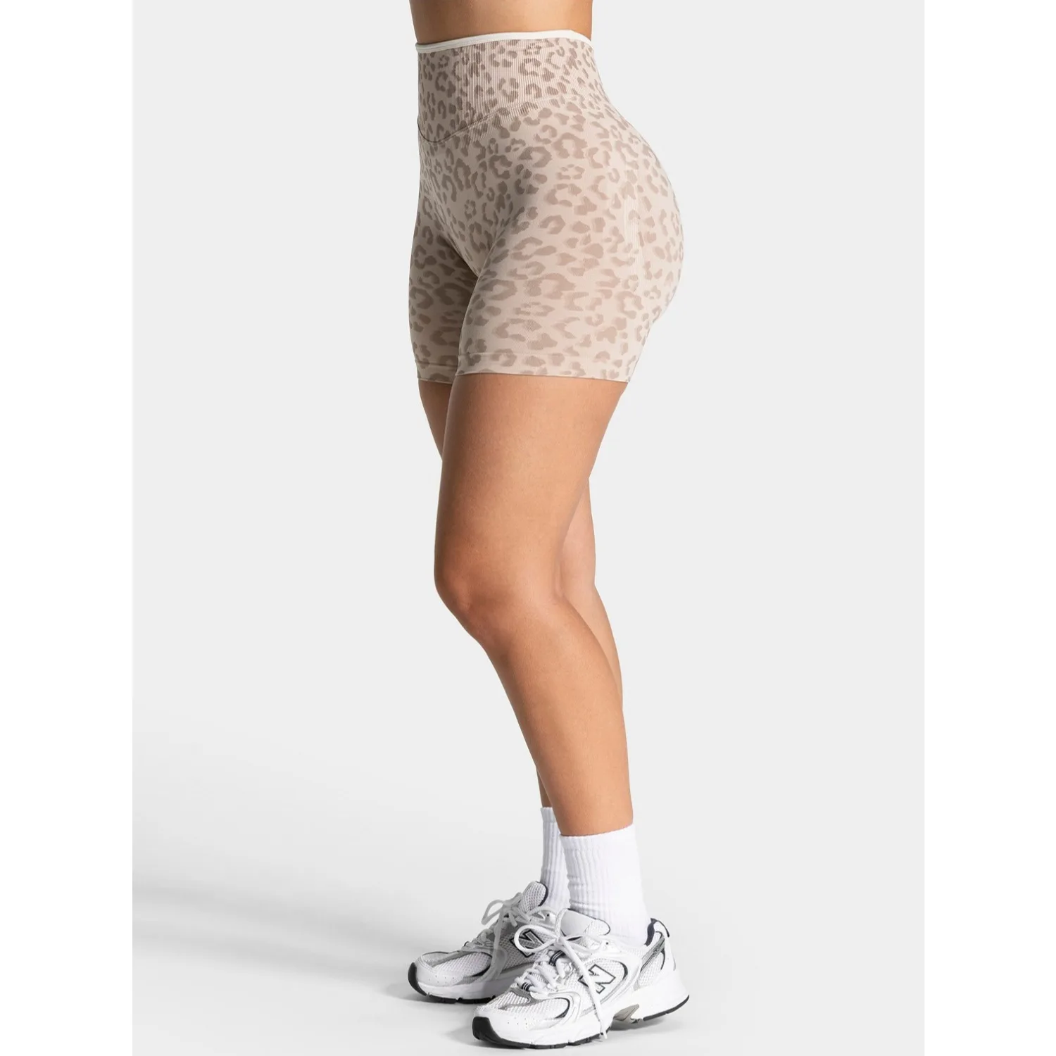 Sommer Damen Nahtlose Sportshorts mit Leopardenmuster Weißer Rand Kontrastierende Hochtaillierte Leggings Gym Yoga Übungs-Sportshorts – Detail 7