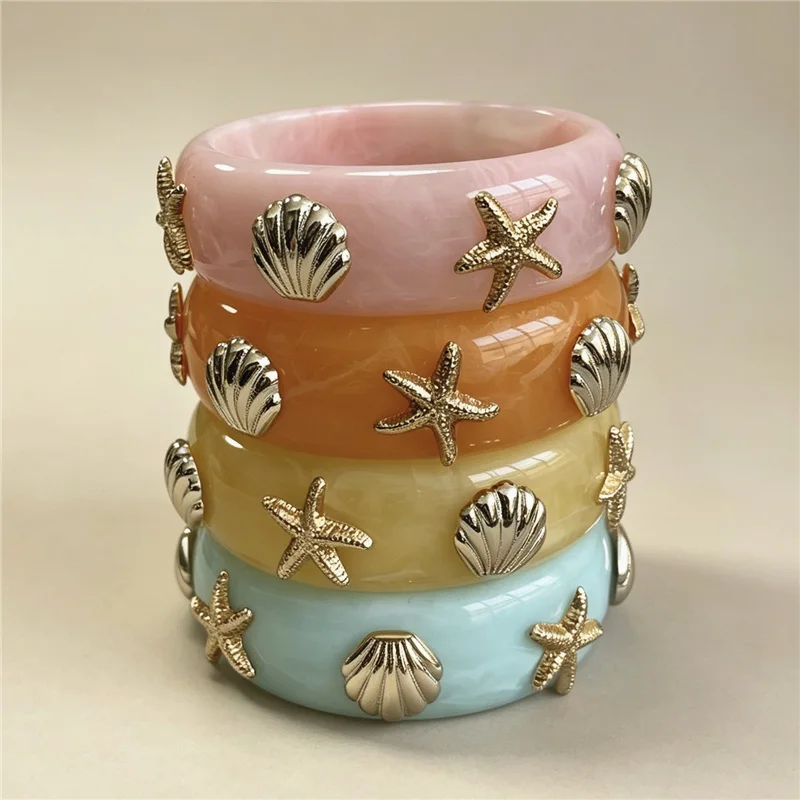 HUANZHI Vintage Buntes Muschel-Seestern-Harz-Armband, Meeres-Element, Sommer-Strand-Urlaub, Manschettenarmreif, Schmuck für Damen, Neu