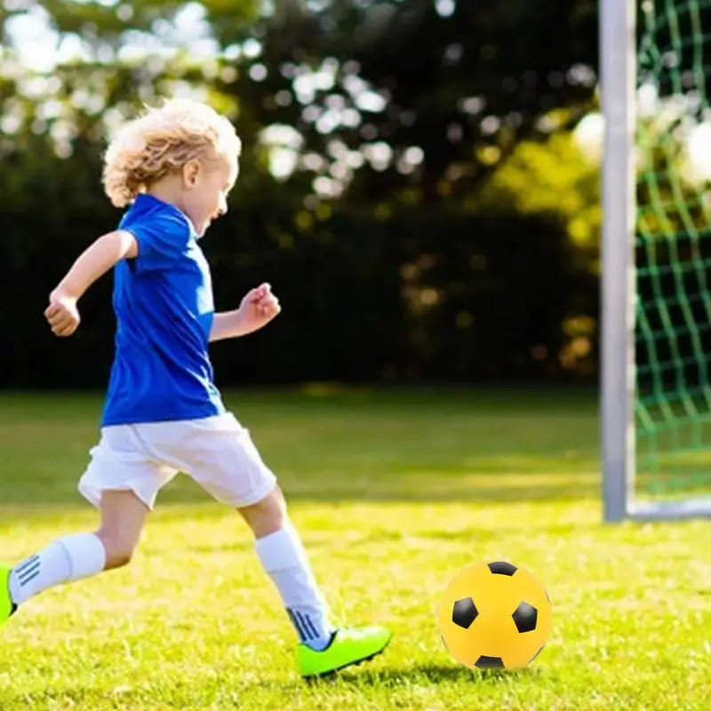 Indoor Silent Soccer Ball 3,5-Zoll-Silent Football Ball aufblasbarer Ball leicht zu greifen hoch dichte aufblasbare leise Trainings ball