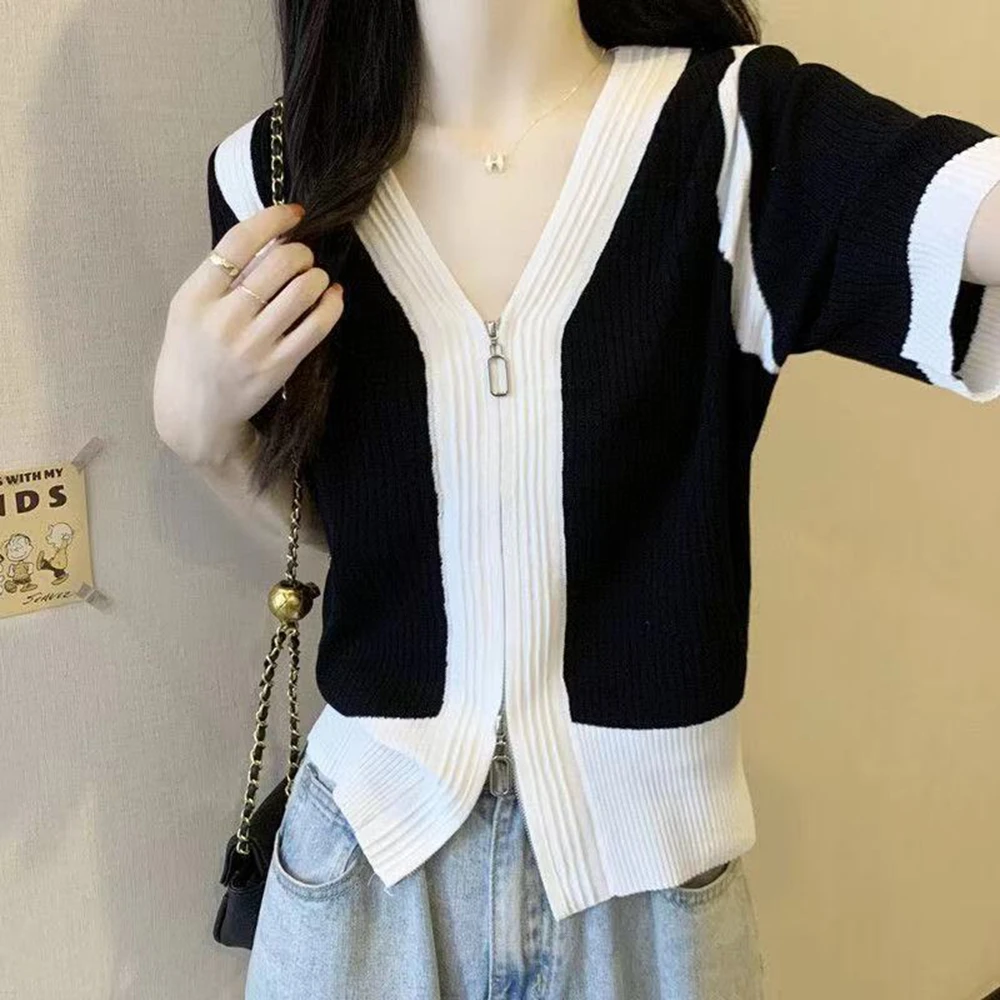 Korean sweater cardigan zipper short sleeved T-shirt for women in summer, loose and slimming V-neck top for women
