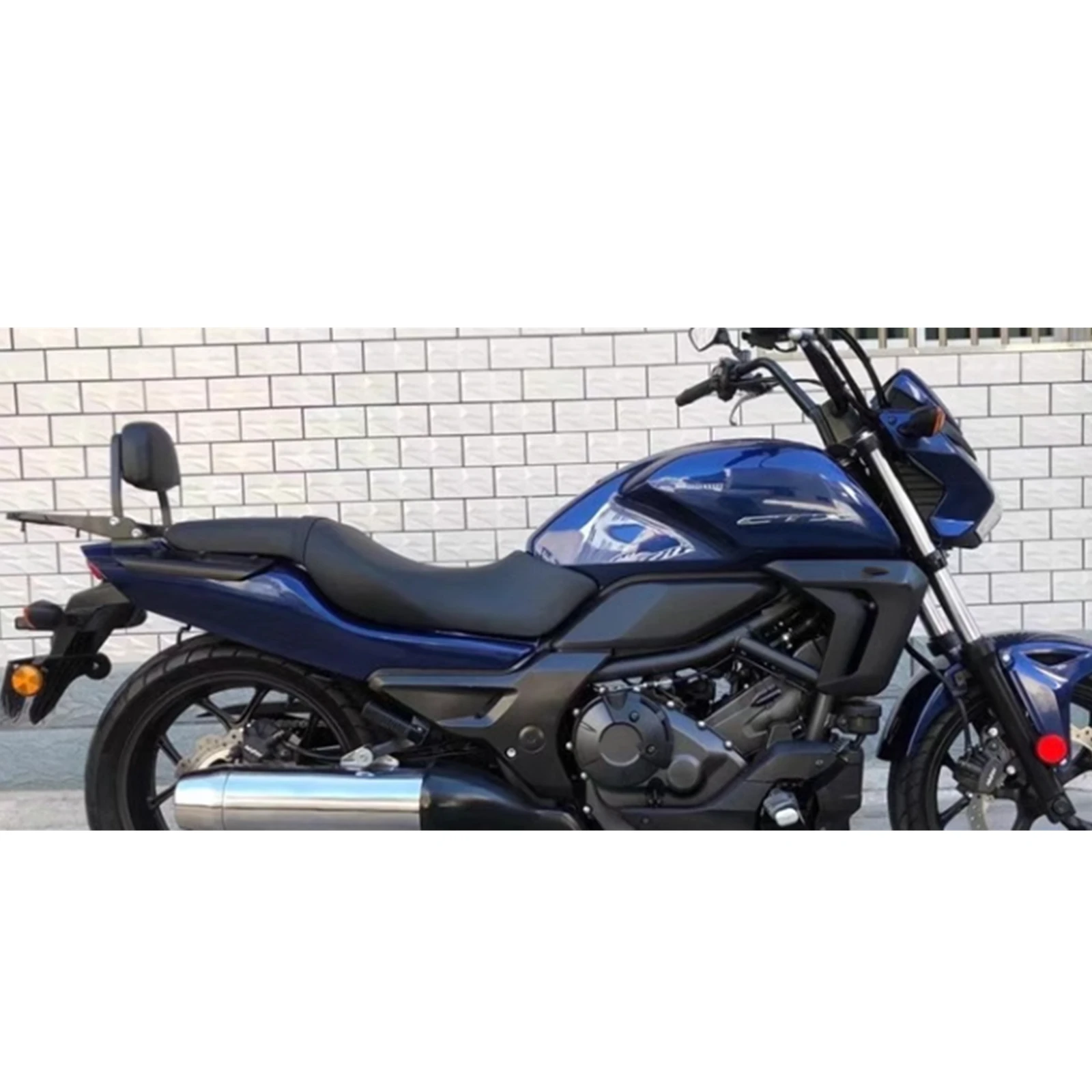 schienale-moto-rimovibile-con-portapacchi-sissy-bar-per-honda-ctx700-ctx700d-ctx700n-ctx700dn-2014-2015-2016-2017-2018