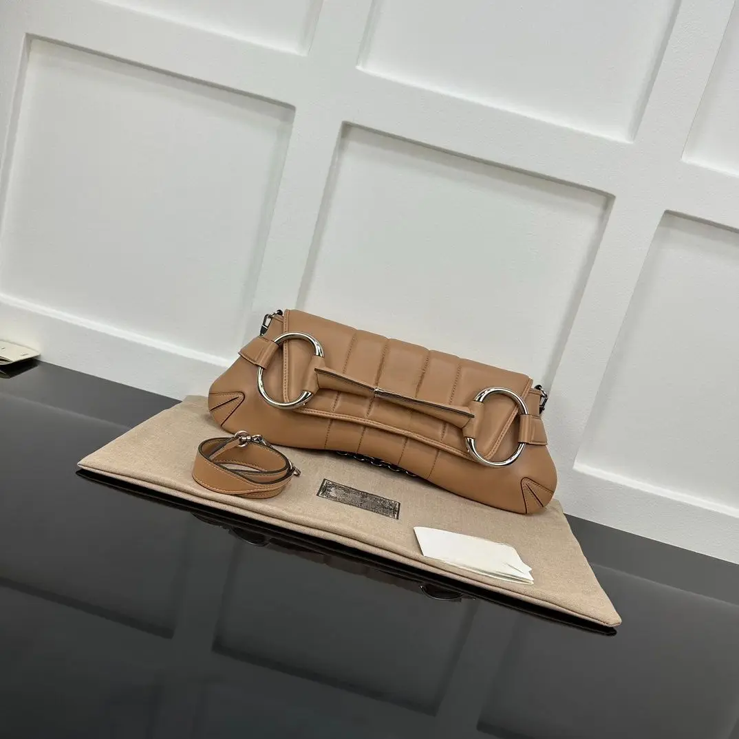 

Роскошная светло-коричневая стеганая сумка, женская стильная сумка через плечо с металлическим кольцом и акцентами, дизайнерская сумка через плечо.YB